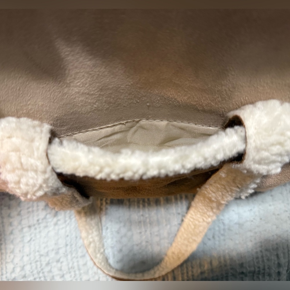 Faux Shearling Tote Bag - Picture 3 of 4